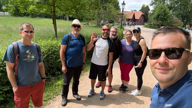 TEAM2